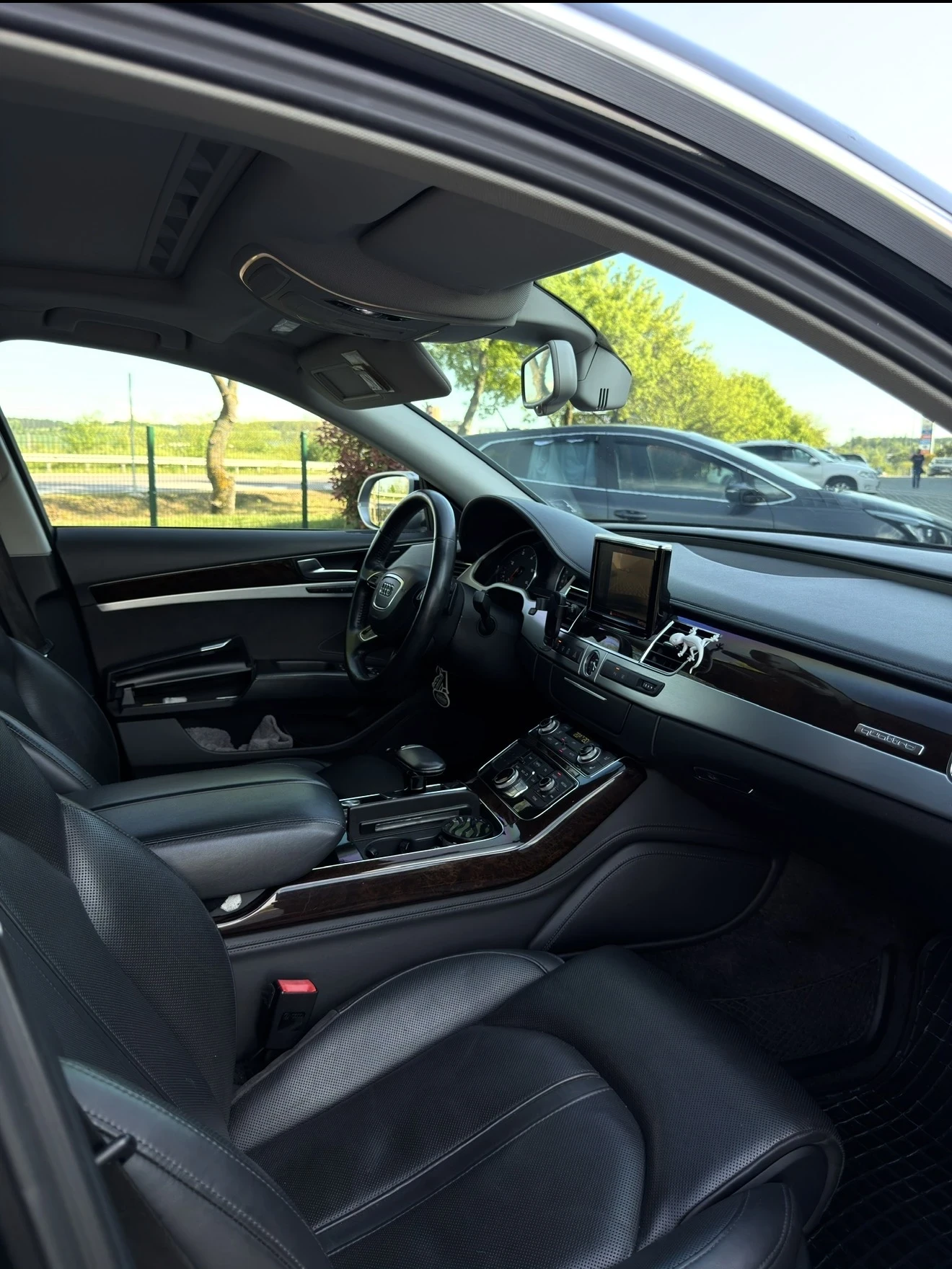 Audi A8 4.2 TDI СМЕНЕНИ ВЕРИГИ!, снимка 10 - Автомобили и джипове - 54559238