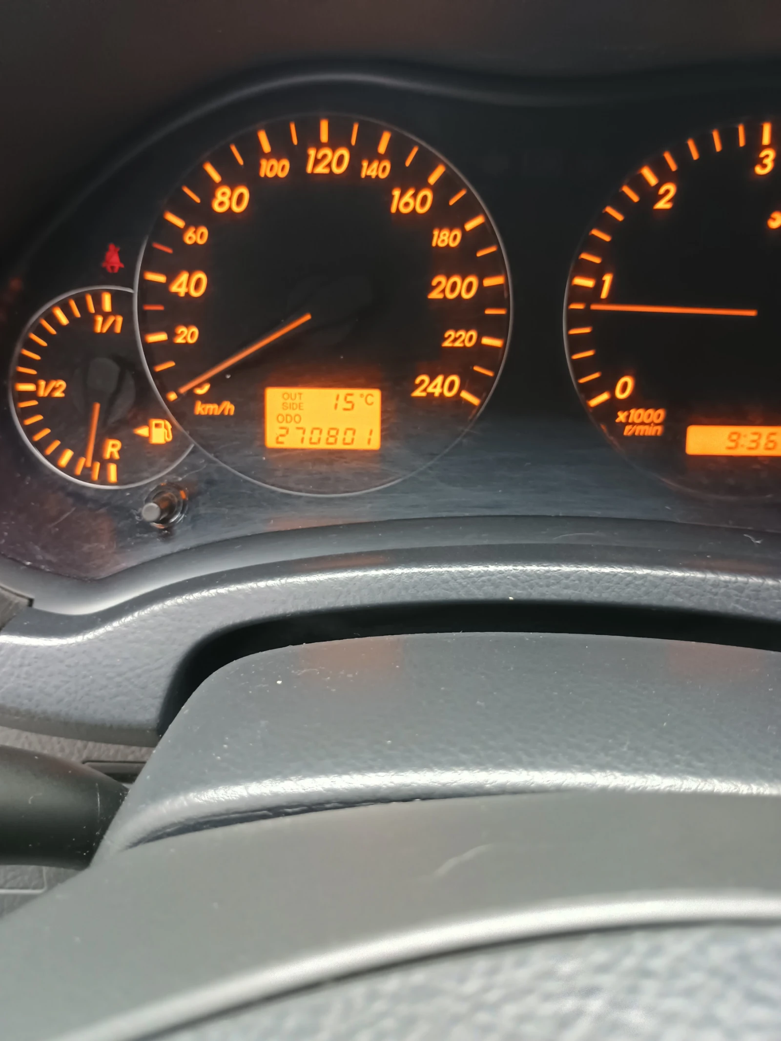 Toyota Avensis 2.2 D-CAT 177 kc., снимка 7 - Автомобили и джипове - 54484136