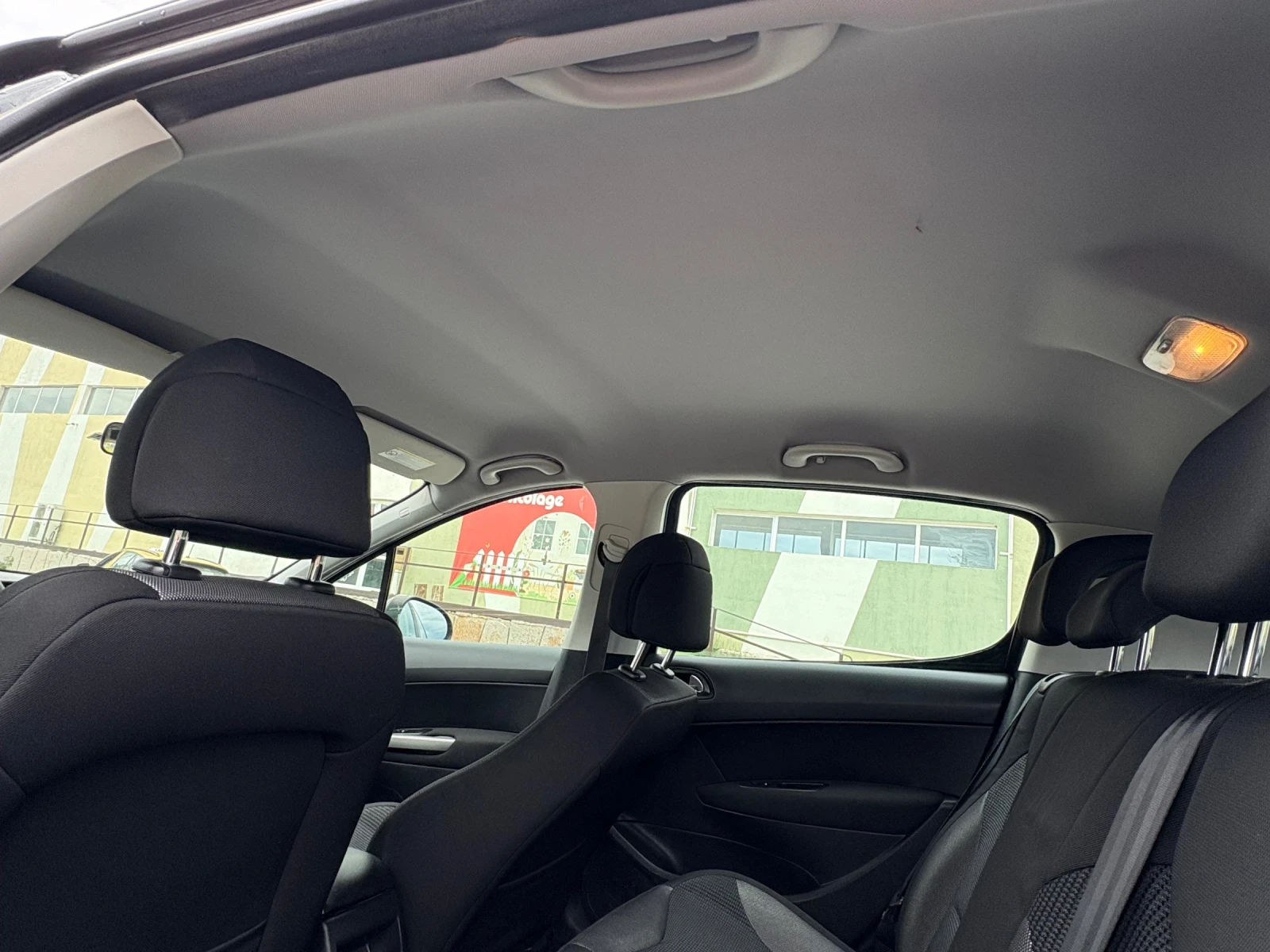 Peugeot 308 1.6 HDI , снимка 15 - Автомобили и джипове - 54609814