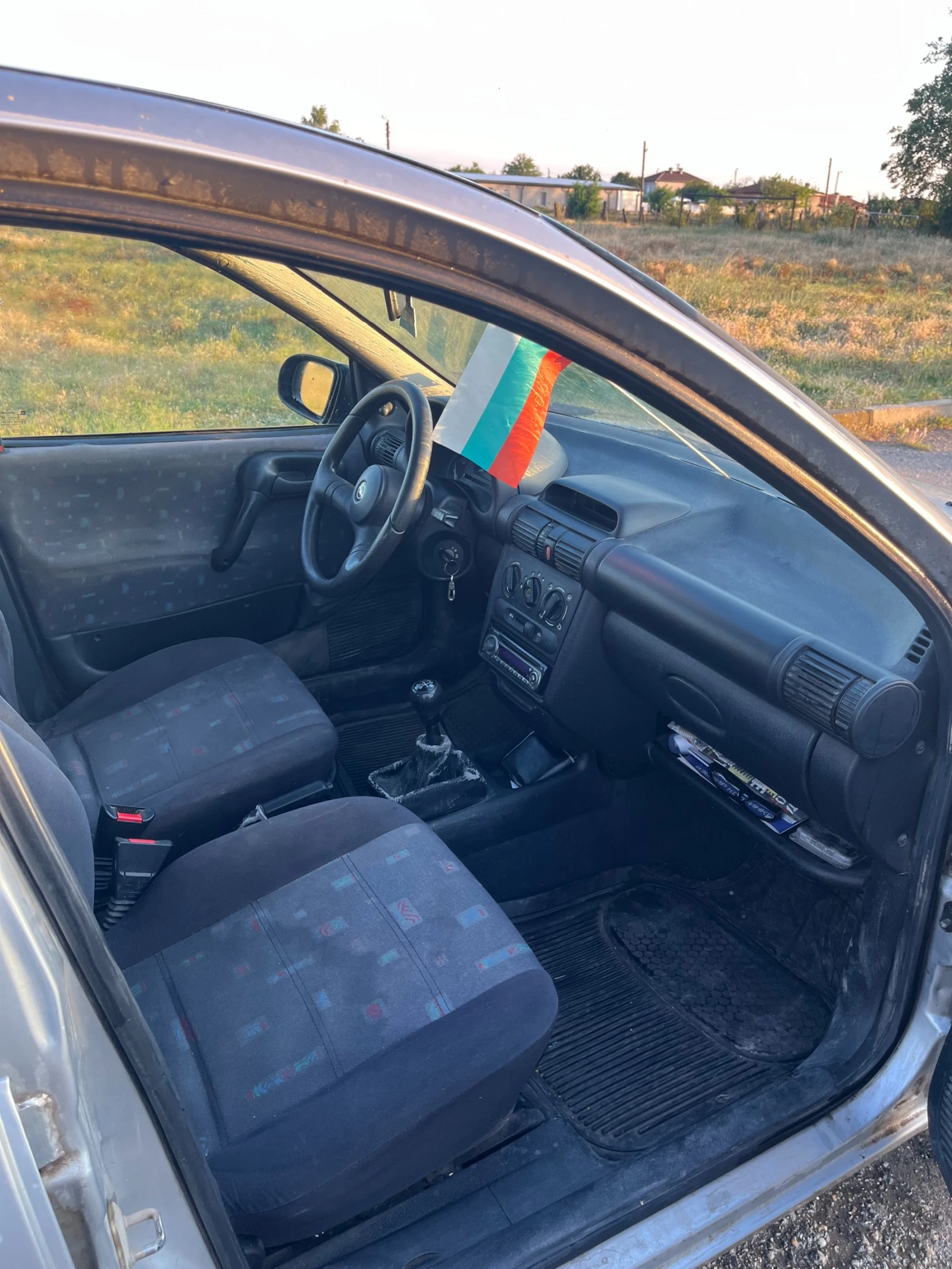 Opel Corsa, снимка 6 - Автомобили и джипове - 55076620