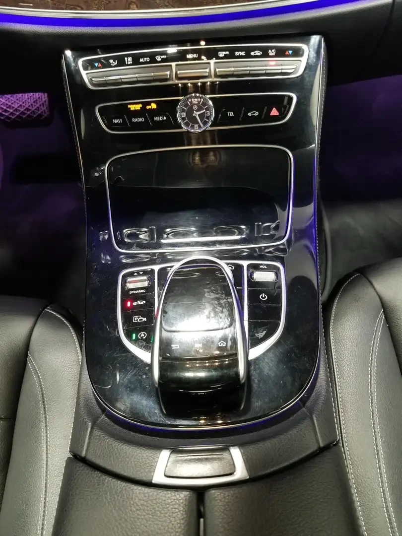 Mercedes-Benz E 400 4MATIC* ПАНО* DIGITAL, снимка 16 - Автомобили и джипове - 55185513