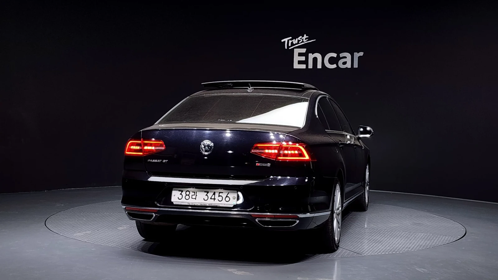 VW Passat 2.0TDI 4MOTION PRESTIGE! PANO/HEAD-UP/CAM, снимка 4 - Автомобили и джипове - 55225285