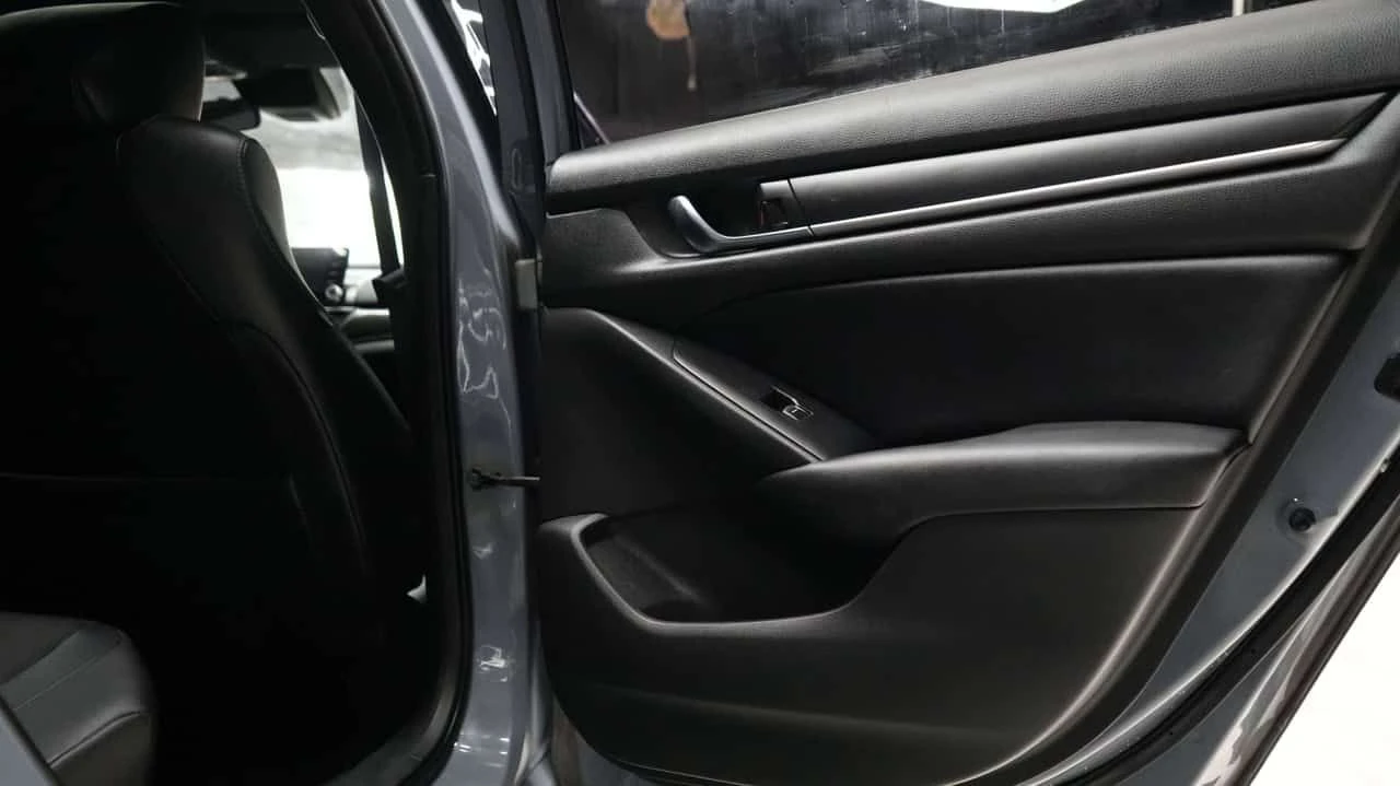 Honda Accord * Sport CVT * CARFAX * ЦЕНА ДО БГ, снимка 17 - Автомобили и джипове - 55309214