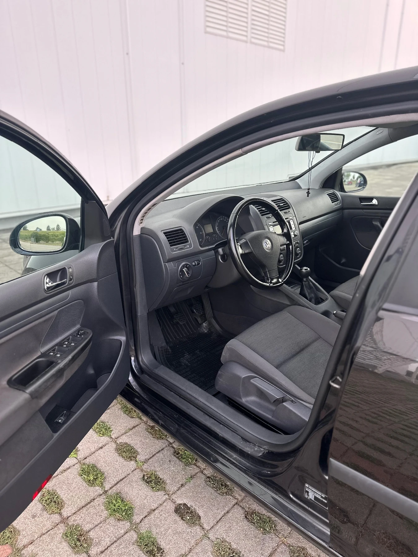 VW Golf 1.9 TDI, снимка 10 - Автомобили и джипове - 55318026