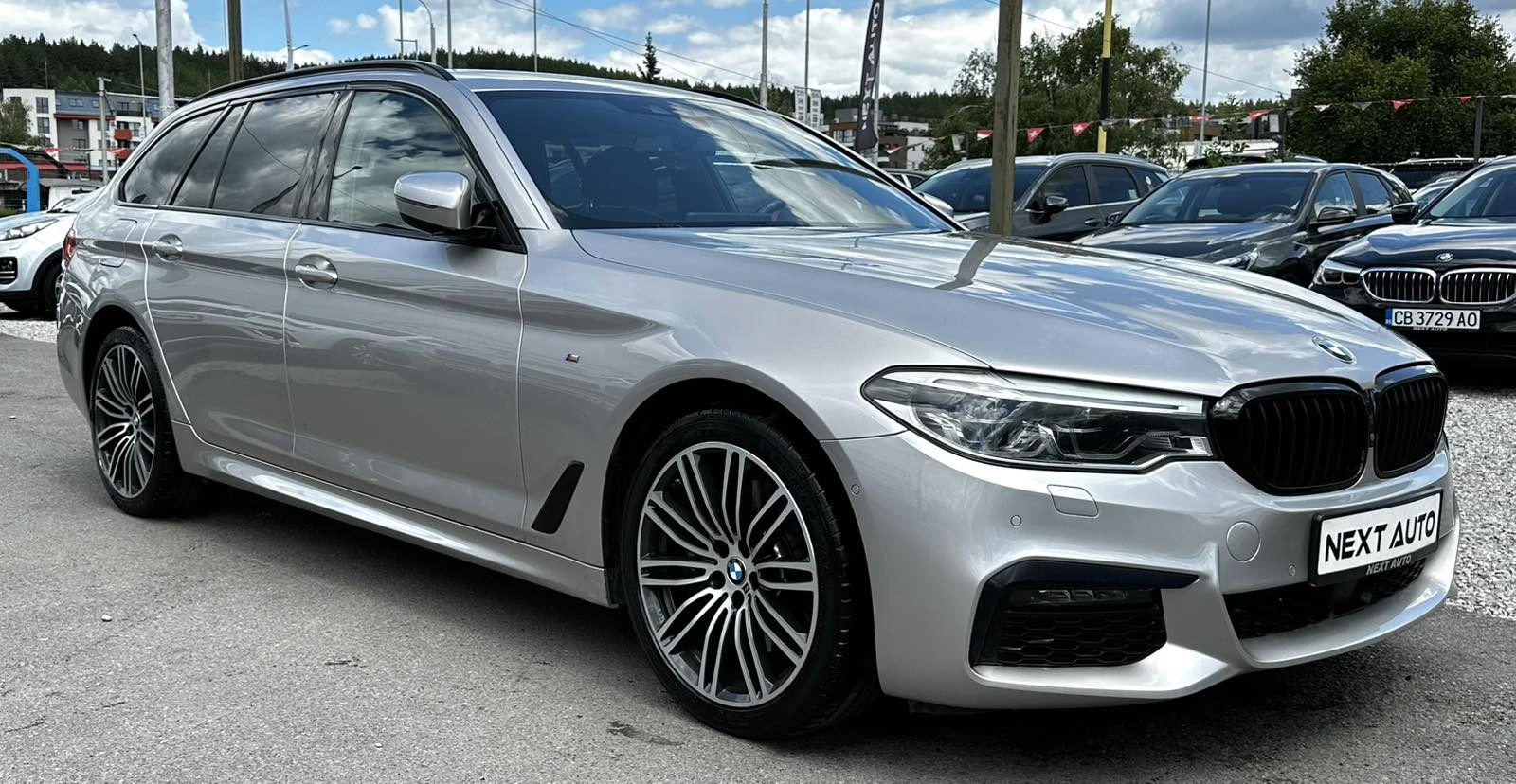 BMW 530 3.0XD 265HP M PACK H/K HUD MASSAGE 360'3D CAM, снимка 3 - Автомобили и джипове - 55414698