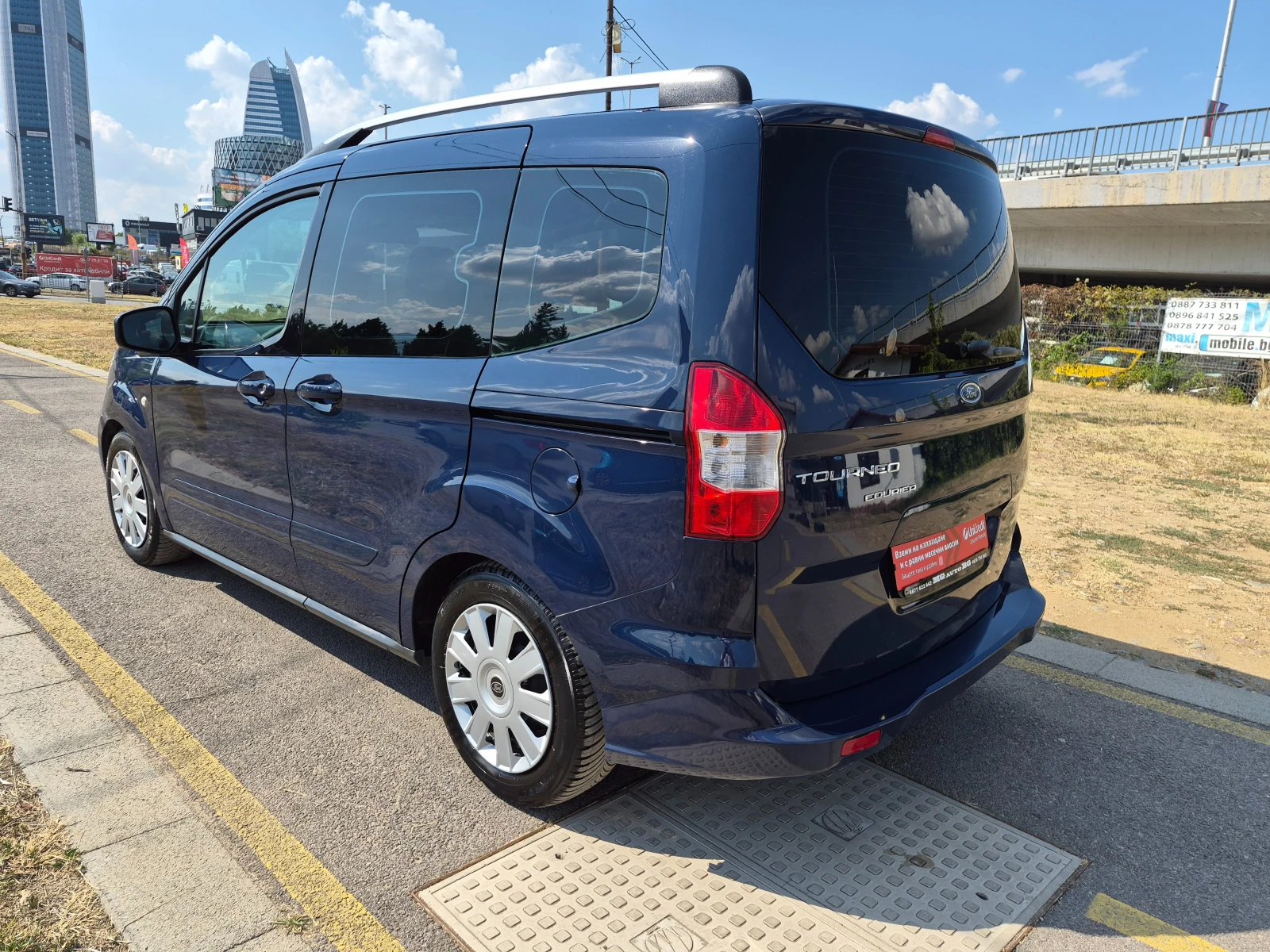 Ford Tourneo Connect 1.5D, снимка 4 - Автомобили и джипове - 55587708