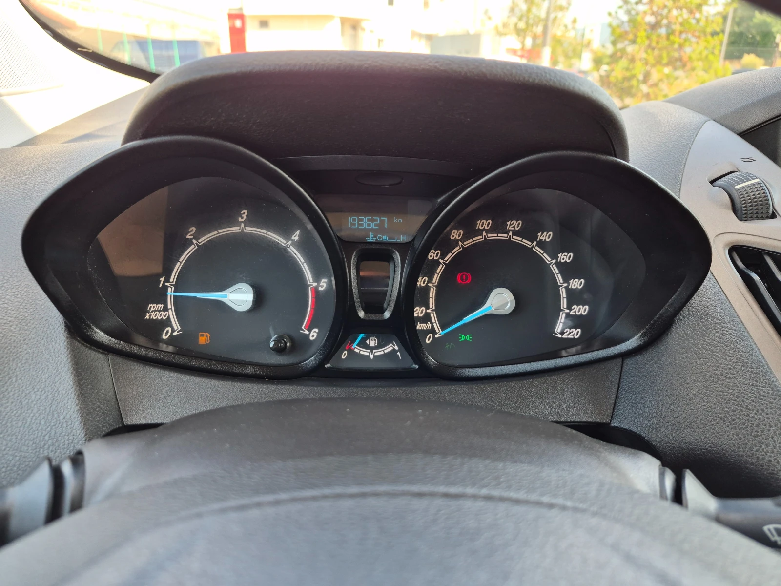 Ford Tourneo Connect 1.5D, снимка 14 - Автомобили и джипове - 55587708