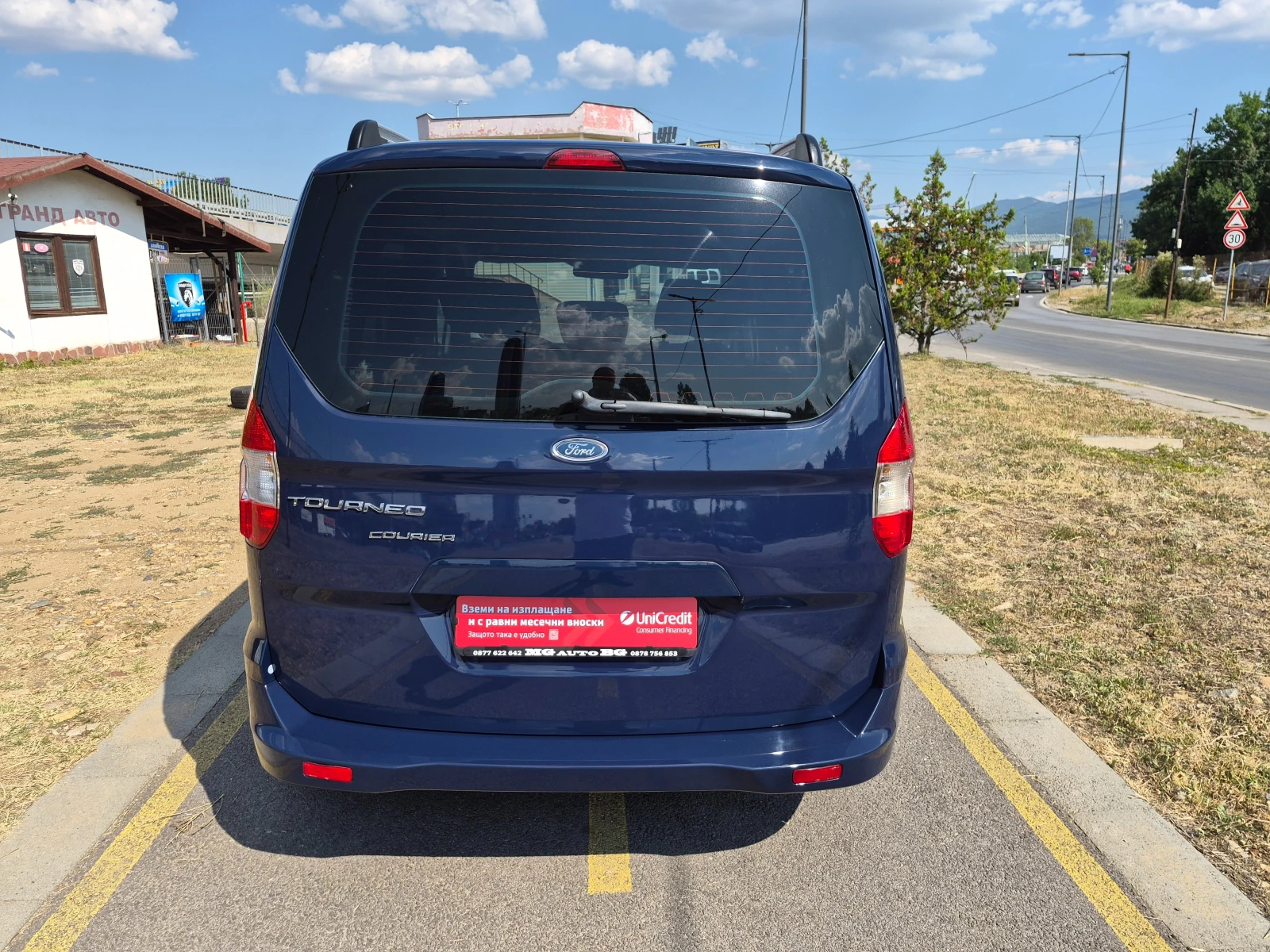 Ford Tourneo Connect 1.5D, снимка 8 - Автомобили и джипове - 55587708