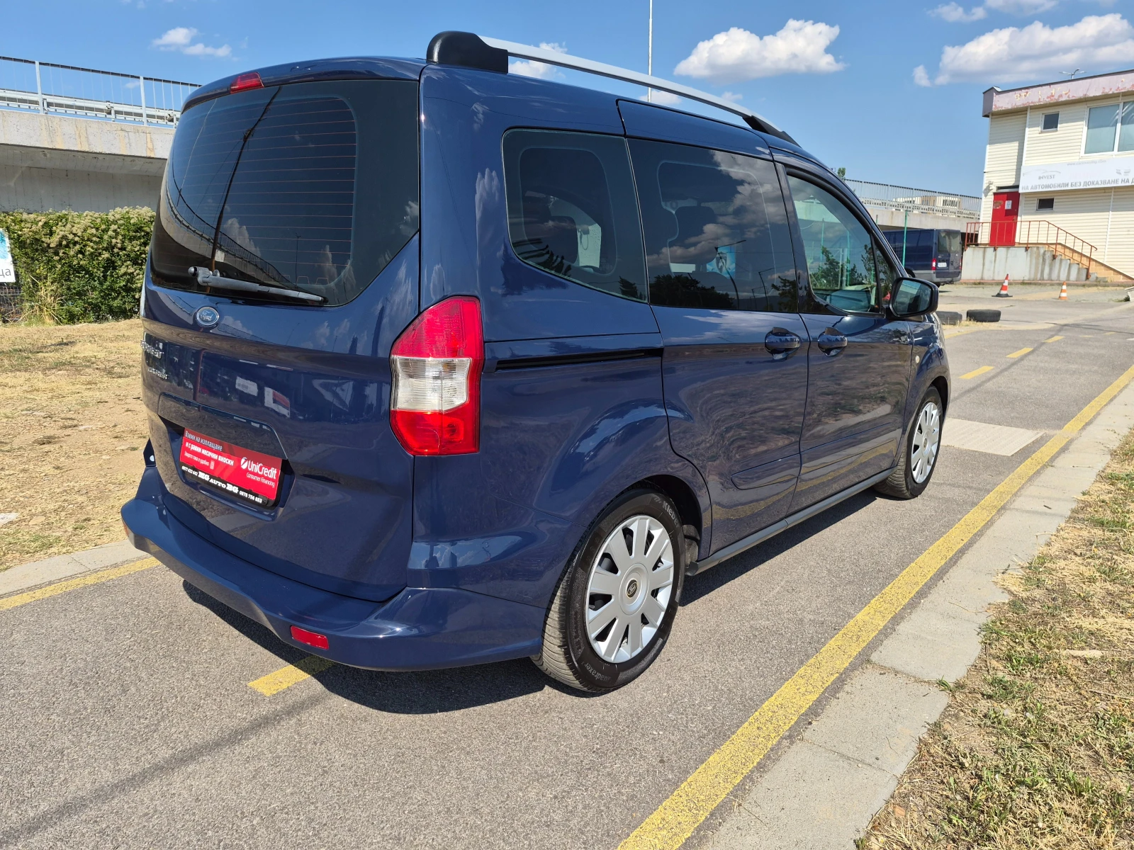 Ford Tourneo Connect 1.5D, снимка 6 - Автомобили и джипове - 55587708