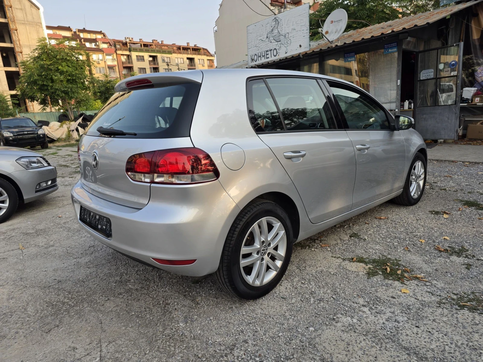 VW Golf 1.6 bifuel, снимка 4 - Автомобили и джипове - 55897142