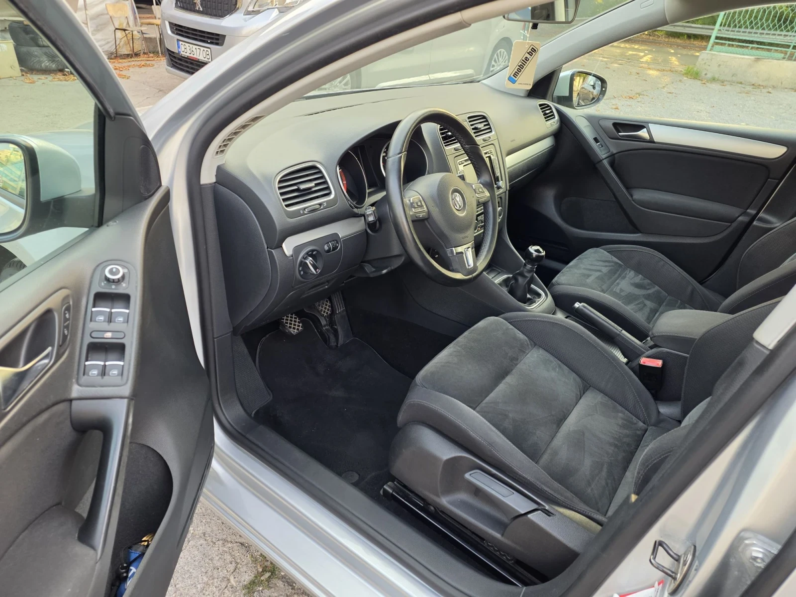 VW Golf 1.6 bifuel, снимка 7 - Автомобили и джипове - 55897142