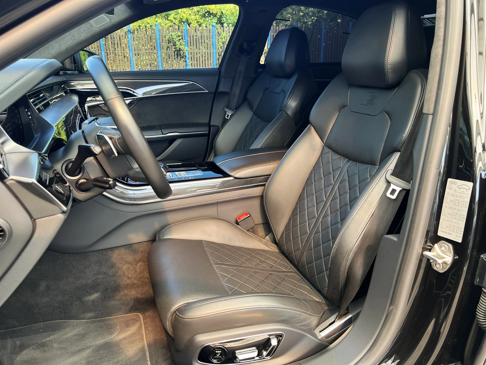 Audi S8 CERAMIC / CARBON / BLACK OPTIC / B&O / 360 / HUD /, снимка 9 - Автомобили и джипове - 56008384
