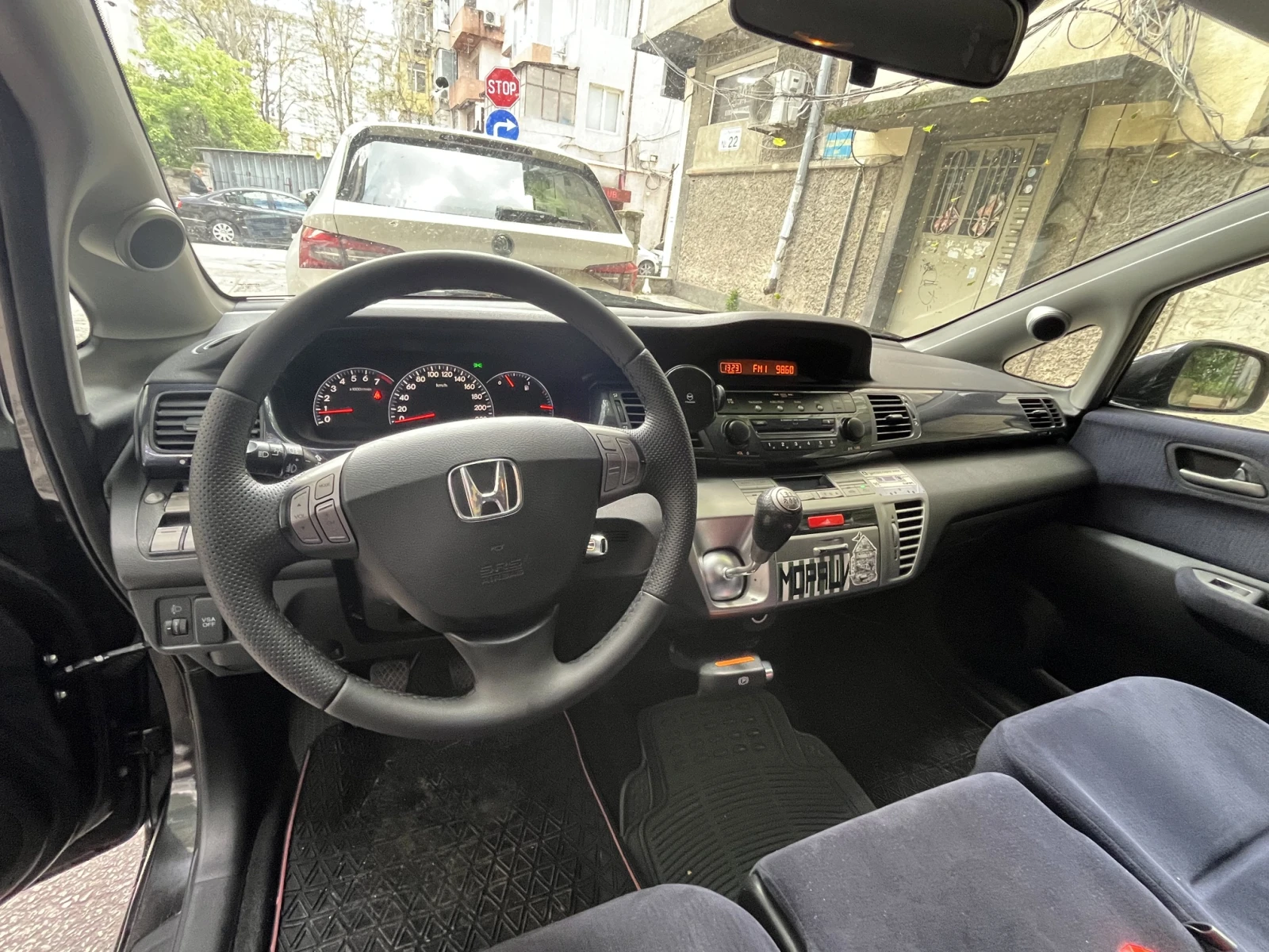 Honda Fr-v 5+ 1, снимка 11 - Автомобили и джипове - 56140282