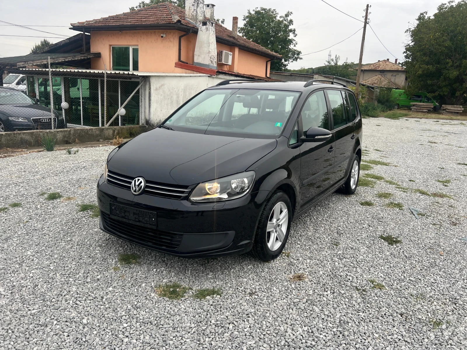 VW Touran 6+ 1 , снимка 13 - Автомобили и джипове - 56364466