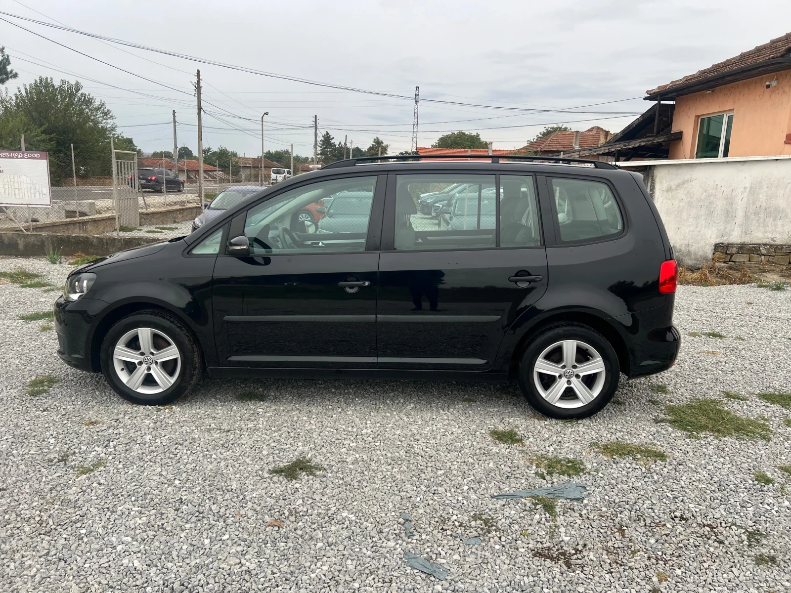 VW Touran 6+ 1 , снимка 12 - Автомобили и джипове - 56364466