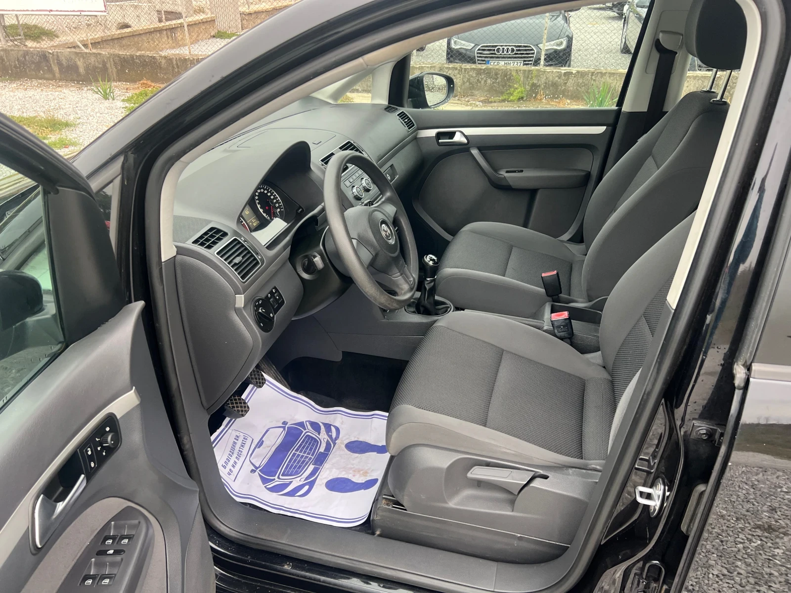 VW Touran 6+ 1 , снимка 14 - Автомобили и джипове - 56364466