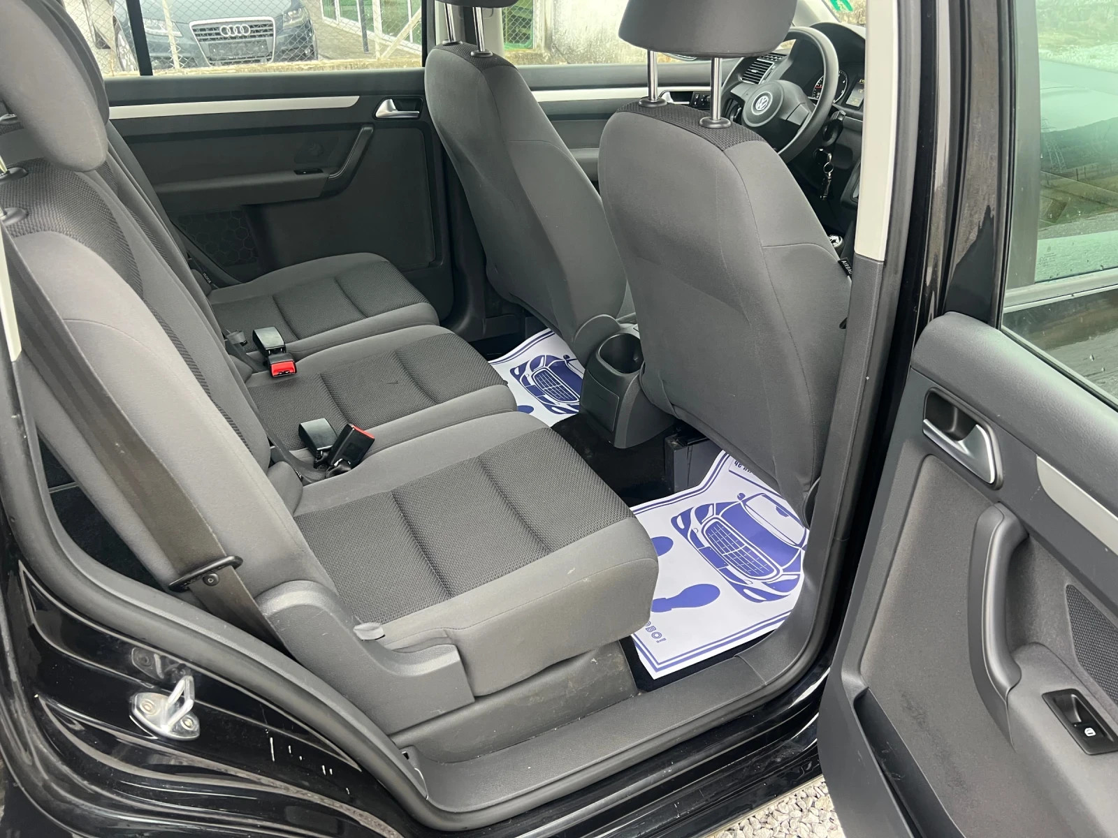 VW Touran 6+ 1 , снимка 6 - Автомобили и джипове - 56364466