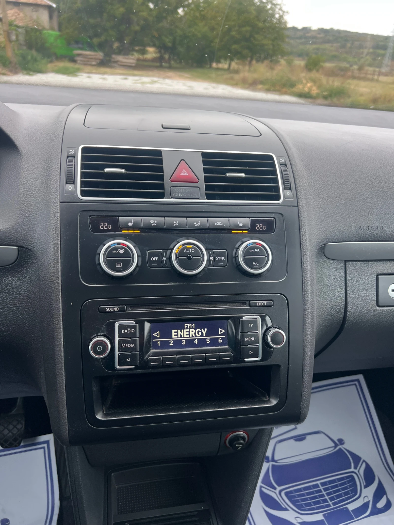 VW Touran 6+ 1 , снимка 8 - Автомобили и джипове - 56364466