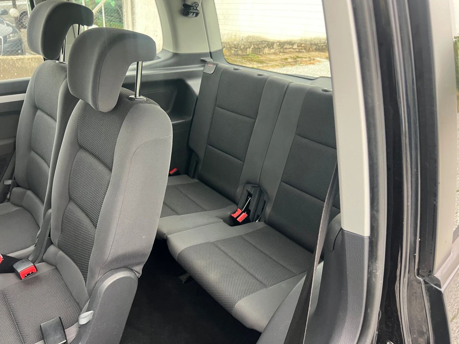 VW Touran 6+ 1 , снимка 9 - Автомобили и джипове - 56364466