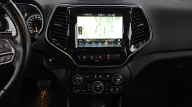 Jeep Cherokee OVERLAND / 3.2 / 4X4 / DISTRONIC / ОБДУХ / ПОДГРЕВ, снимка 13