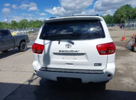 Toyota Sequoia SR5 5.7L V8 | Mobile.bg    5