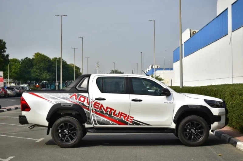 Toyota Hilux 2.8L diesel Adventure , снимка 3 - Автомобили и джипове - 47984209