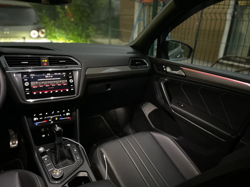 VW Tiguan R Line 4x4 2.0 tfsi, снимка 5 - Автомобили и джипове - 51885177