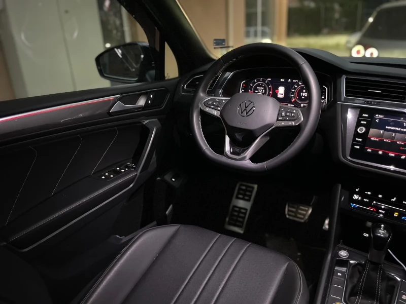 VW Tiguan R Line 4x4 2.0 tfsi, снимка 4 - Автомобили и джипове - 51885177