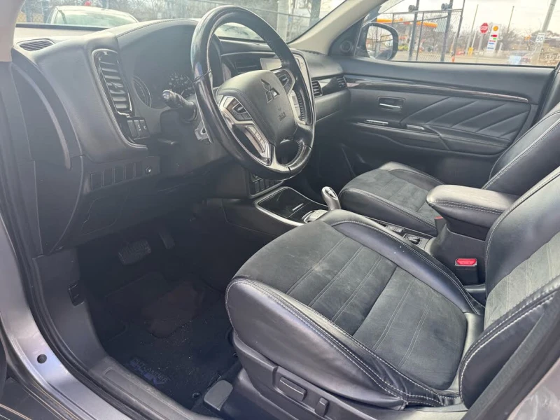 Mitsubishi Outlander * АВТО КРЕДИТ* ЦЕНА ДО БГ * СЕРВИЗНА ИСТОРИЯ * , снимка 9 - Автомобили и джипове - 52629417