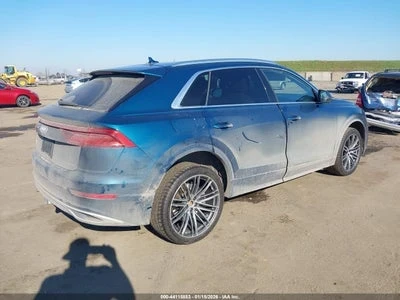 Audi Q8 55 PREMIUM | ЦЕНА ДО БЪЛГАРИЯ | , снимка 4 - Автомобили и джипове - 53728361
