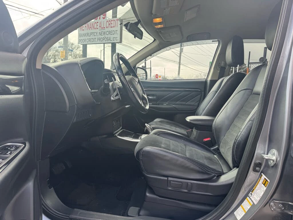 Mitsubishi Outlander * АВТО КРЕДИТ* ЦЕНА ДО БГ * СЕРВИЗНА ИСТОРИЯ *  - изображение 8