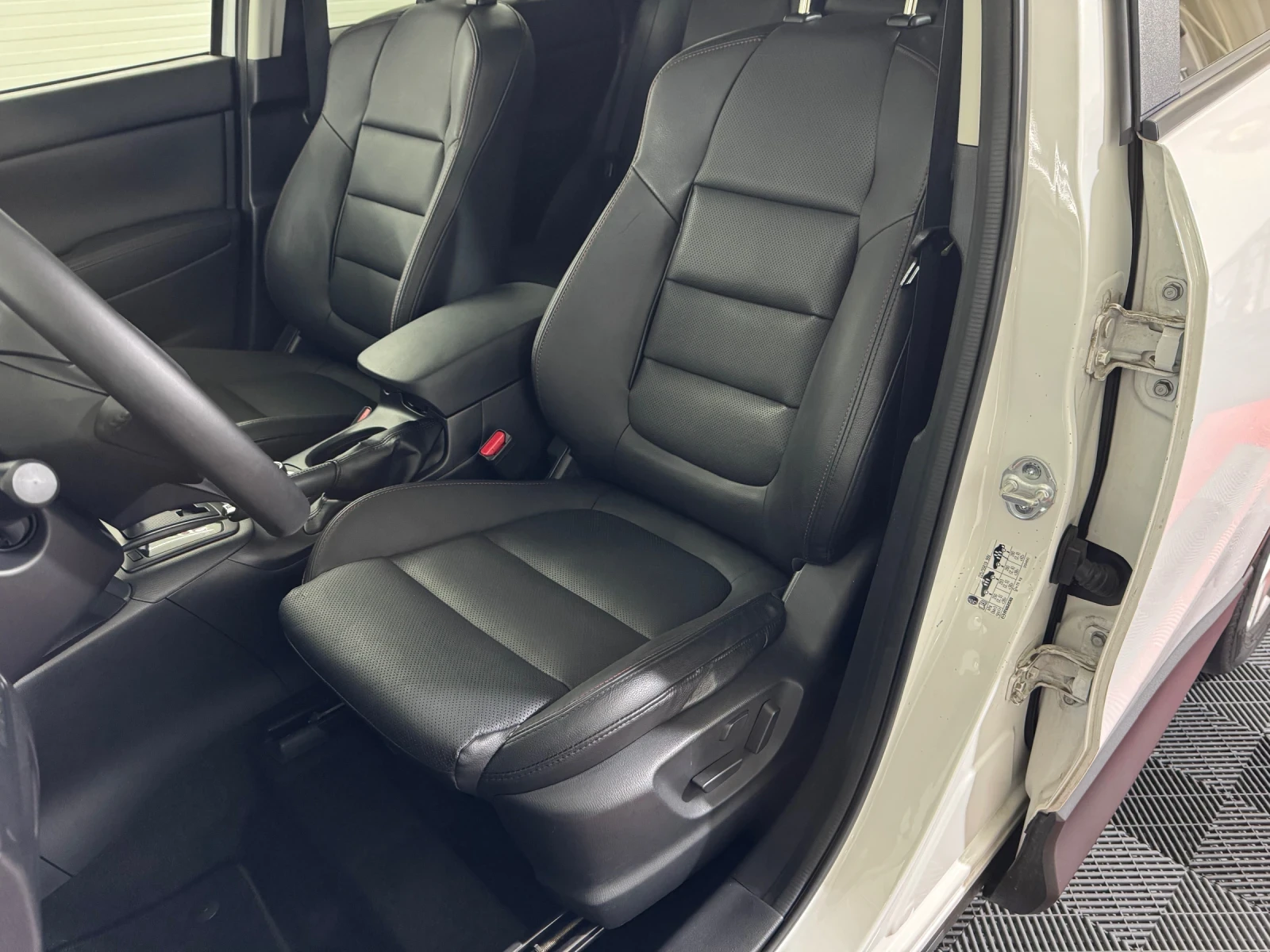 Mazda CX-5 2.2 SKYACTIV-D 4WD - EXCEED EDITON - 110.000 km!, снимка 16 - Автомобили и джипове - 54586154