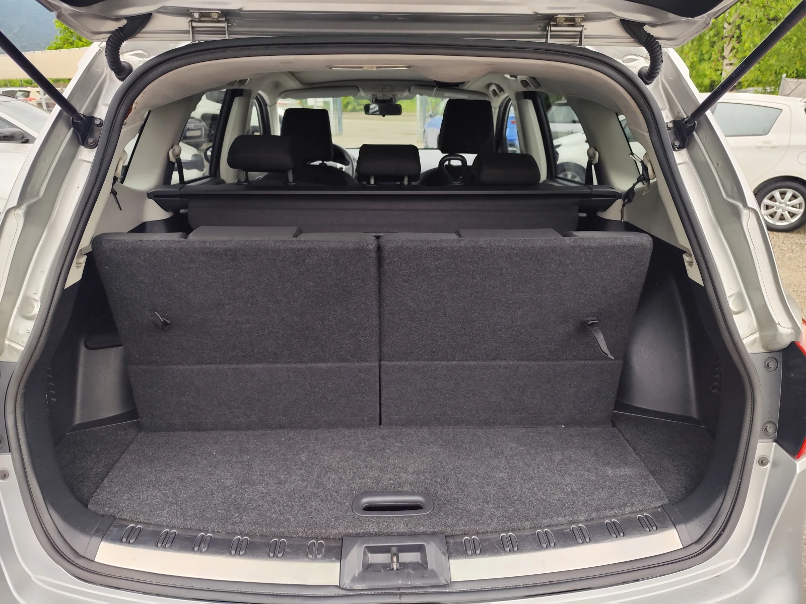 Nissan Qashqai 1.5DCi* 7 MECTA* ПАНОРАМА* MMi* , снимка 15 - Автомобили и джипове - 54648810