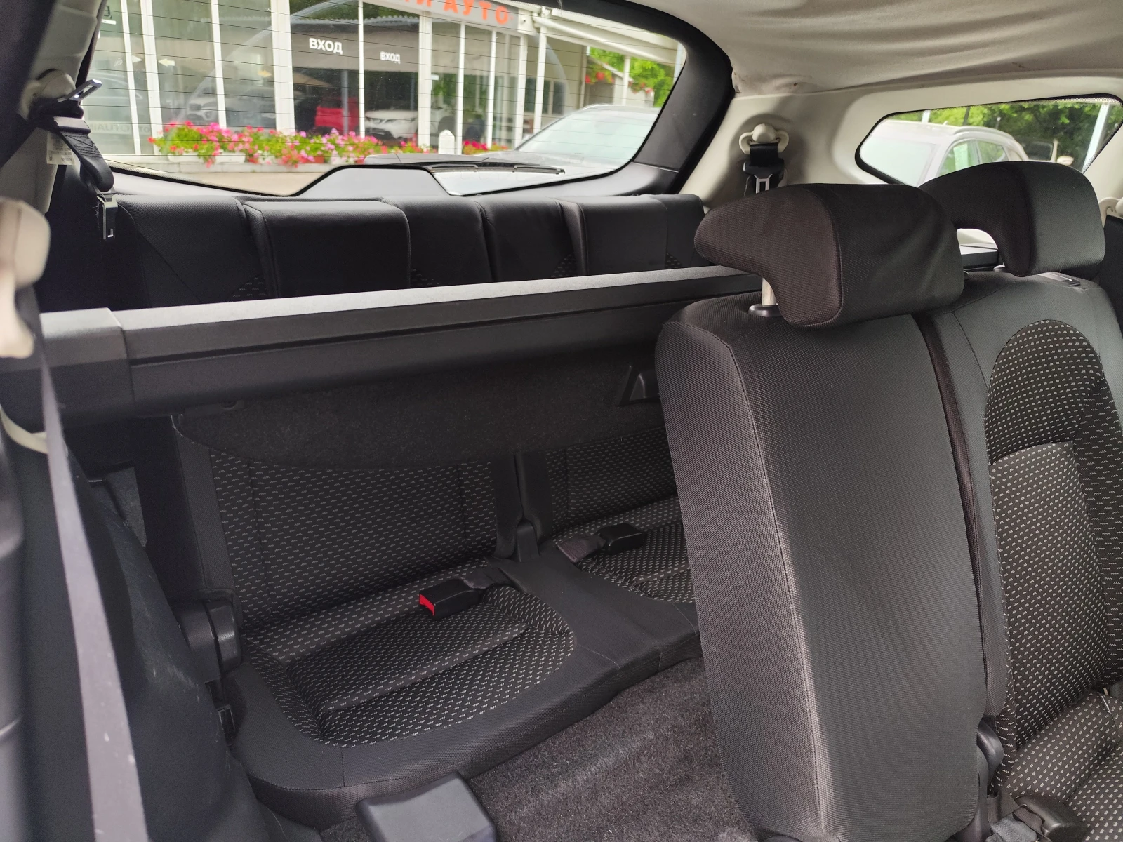 Nissan Qashqai 1.5DCi* 7 MECTA* ПАНОРАМА* MMi* , снимка 12 - Автомобили и джипове - 54648810