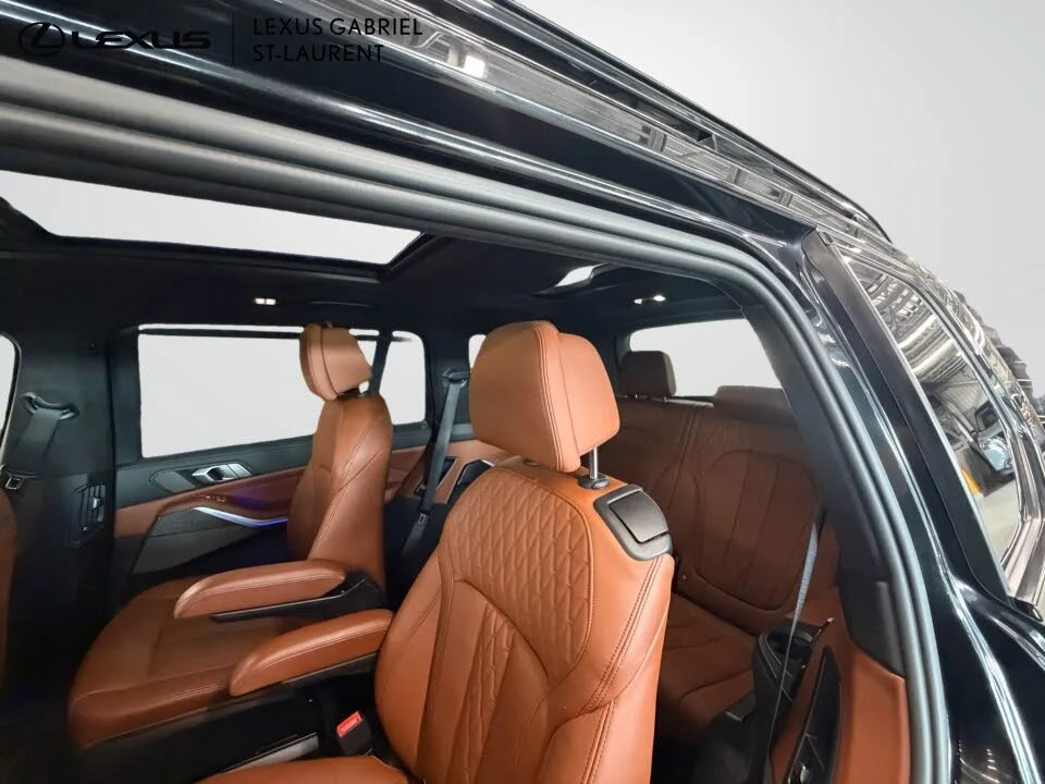 BMW X7 40i* M-SPORT* HEAD-UP* CARBON* ПАНОРАМА* ОБДУХВАНЕ, снимка 15 - Автомобили и джипове - 54776843