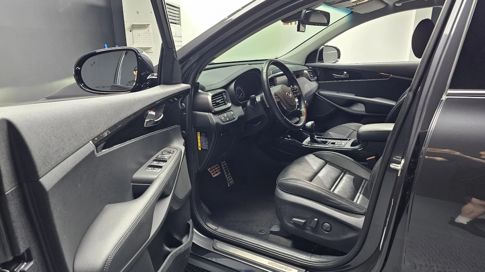Kia Sorento 2.0* BLIND SPOT* ПОДГРЕВ ВОЛАН* КРАЙНА ЦЕНА, снимка 10 - Автомобили и джипове - 55302248