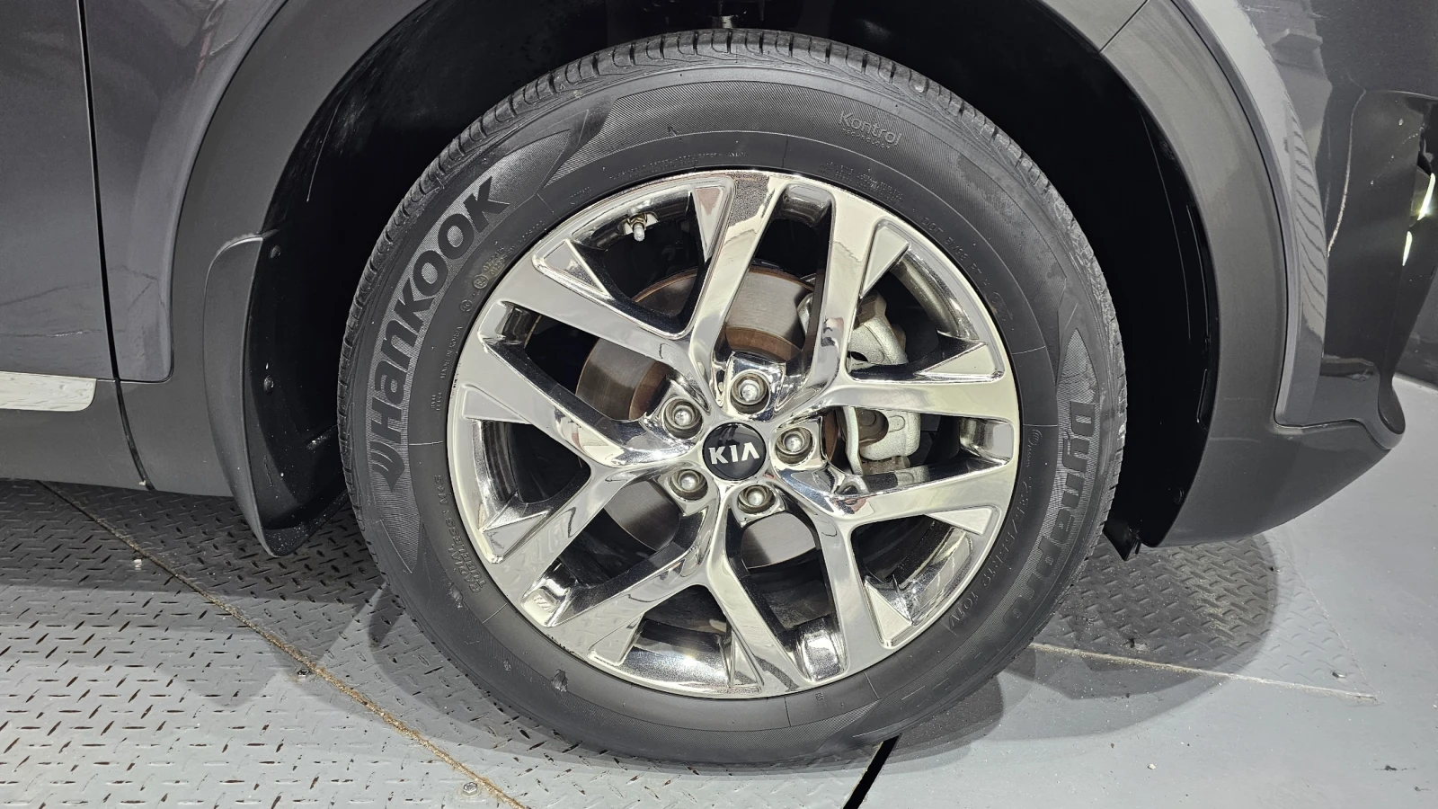 Kia Sorento 2.0* BLIND SPOT* ПОДГРЕВ ВОЛАН* КРАЙНА ЦЕНА, снимка 5 - Автомобили и джипове - 55302248
