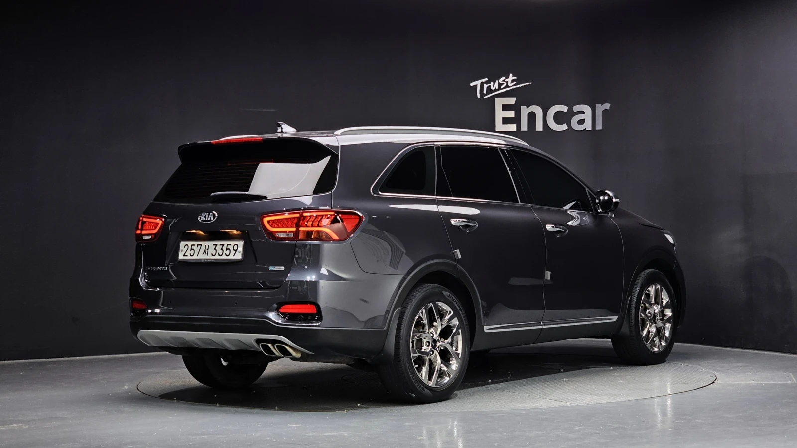 Kia Sorento 2.0* BLIND SPOT* ПОДГРЕВ ВОЛАН* КРАЙНА ЦЕНА, снимка 2 - Автомобили и джипове - 55302248