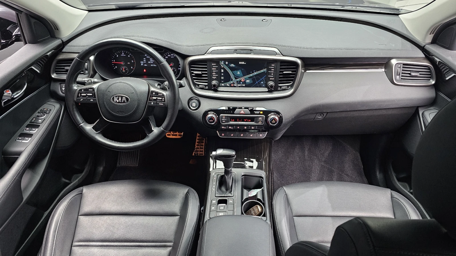 Kia Sorento 2.0* BLIND SPOT* ПОДГРЕВ ВОЛАН* КРАЙНА ЦЕНА, снимка 7 - Автомобили и джипове - 55302248