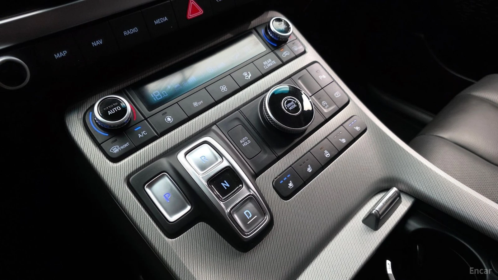 Hyundai Palisade * ПАНО* KEYLESS* Camera* ПОДГРЕВ* 360* , снимка 8 - Автомобили и джипове - 55624282