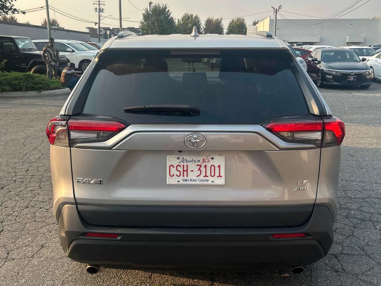 Toyota Rav4 * LE * АВТОКРЕДИТ БЕЗ ПЪРВОНАЧАЛНА ВНОСКА* , снимка 4 - Автомобили и джипове - 55659414