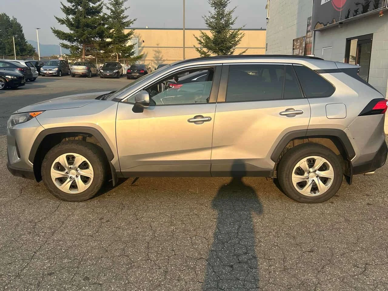 Toyota Rav4 * LE * АВТОКРЕДИТ БЕЗ ПЪРВОНАЧАЛНА ВНОСКА* , снимка 2 - Автомобили и джипове - 55659414