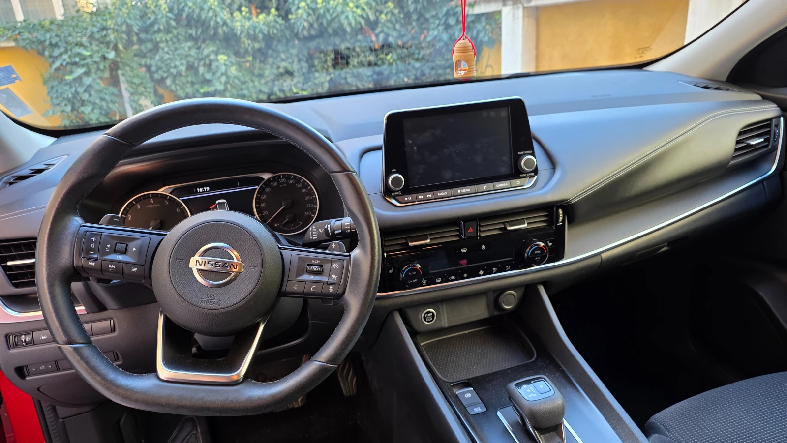Nissan Qashqai, снимка 8 - Автомобили и джипове - 55981026