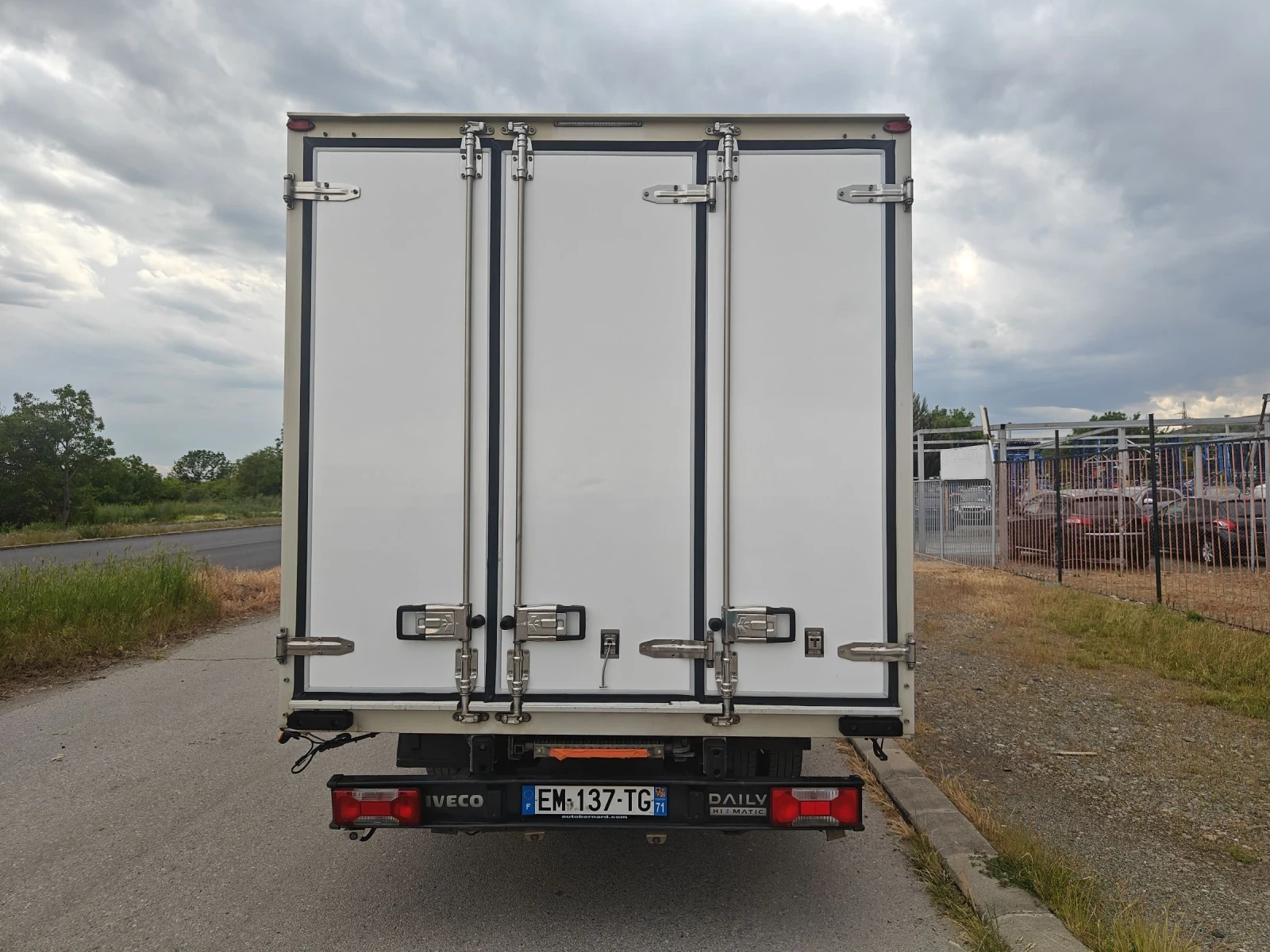 Iveco Daily 35C14 Хладилен Фургон, снимка 6 - Бусове и автобуси - 54575326