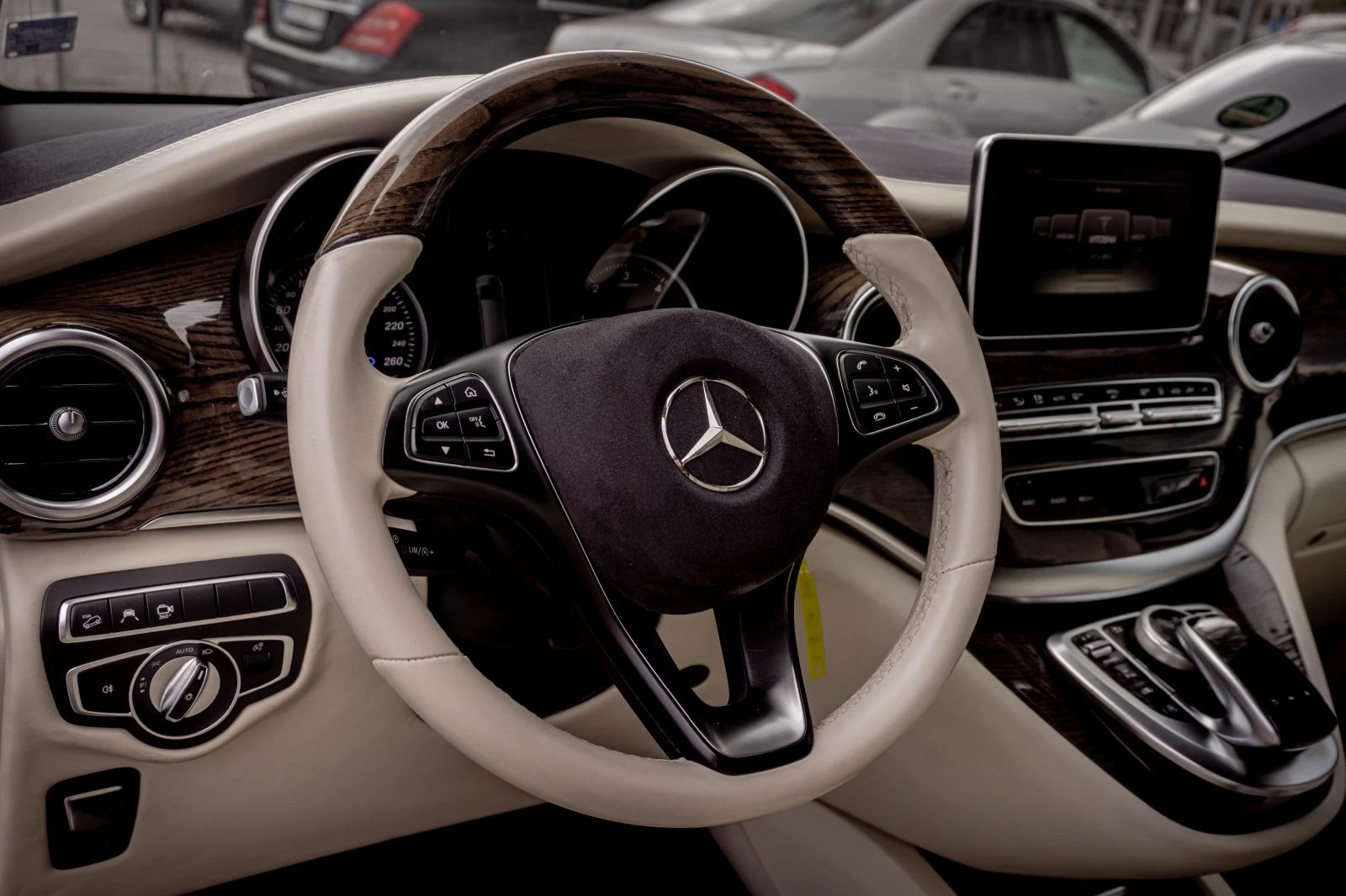 Mercedes-Benz V 300 4MATIC-ExtraLong-190hp-РЕГИСТРИРАН-ПЕРФЕКТЕН!, снимка 9 - Бусове и автобуси - 56164131