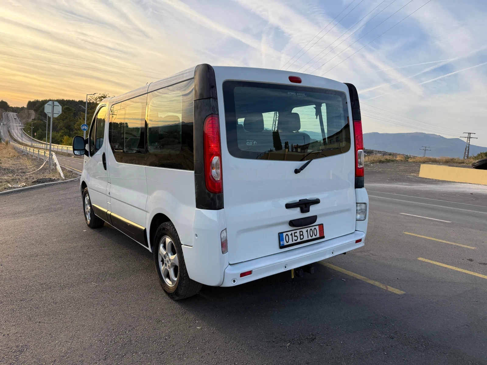 Renault Trafic 2.0 116 клима 7+ 1, снимка 5 - Бусове и автобуси - 56399368