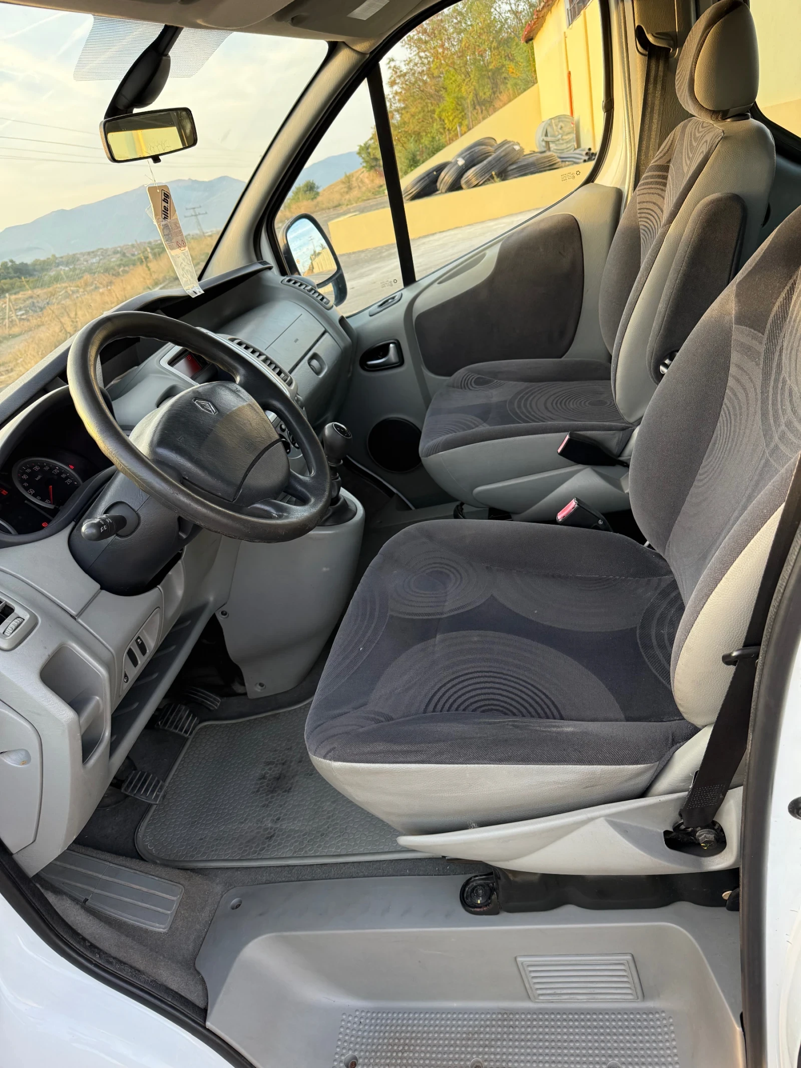 Renault Trafic 2.0 116 клима 7+ 1, снимка 10 - Бусове и автобуси - 56399368