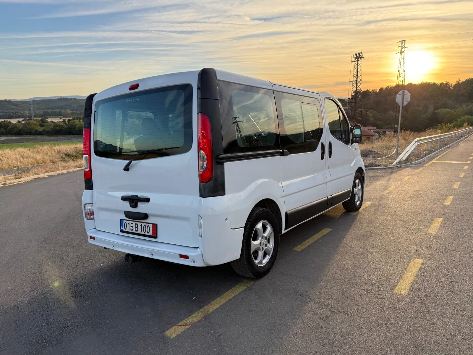 Renault Trafic 2.0 116 клима 7+ 1, снимка 4 - Бусове и автобуси - 56399368