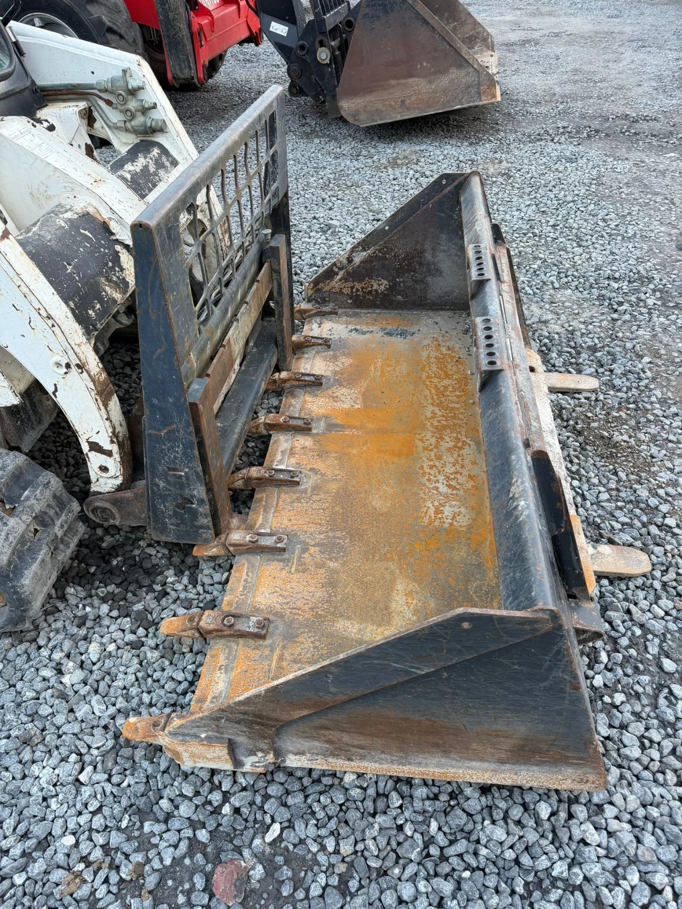 Мини челни товарачи Bobcat T200, снимка 4 - Индустриална техника - 53864585