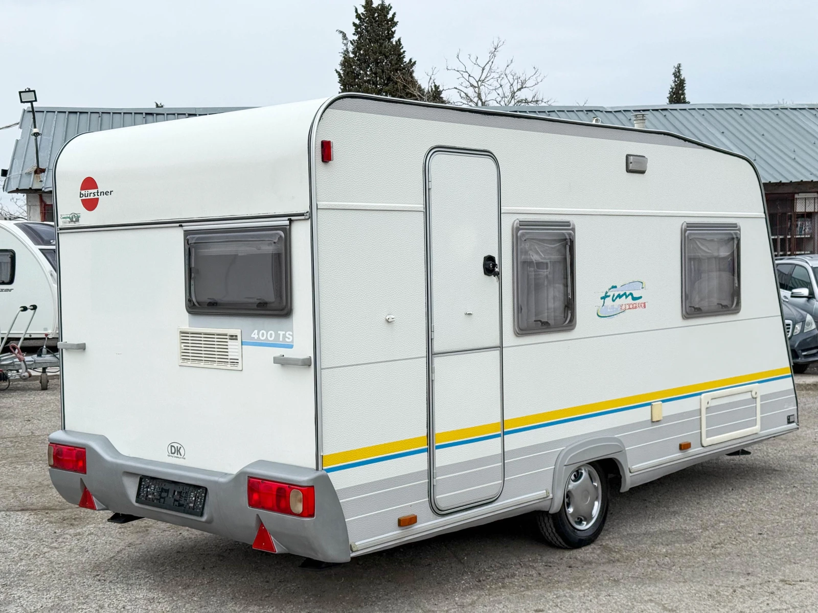 Каравана Burstner Fun Sportiv 400 TS+ ФОРСЕЛТ, снимка 2 - Каравани и кемпери - 53931294